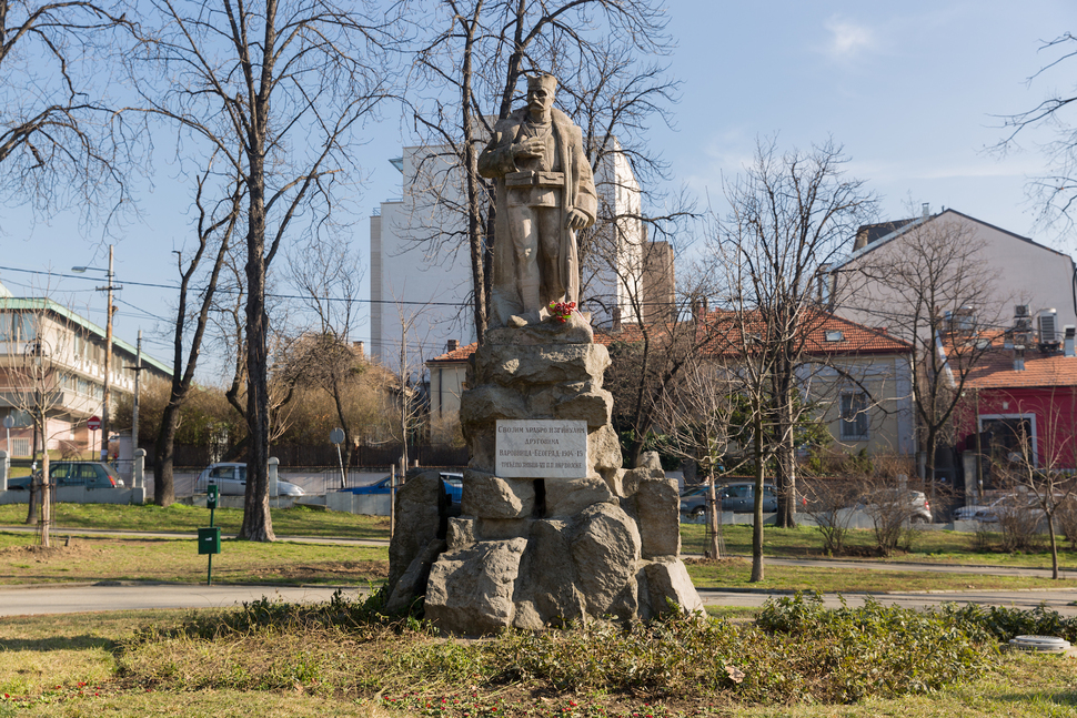 Spomenik Trećepozivcima, Karađorđev park.